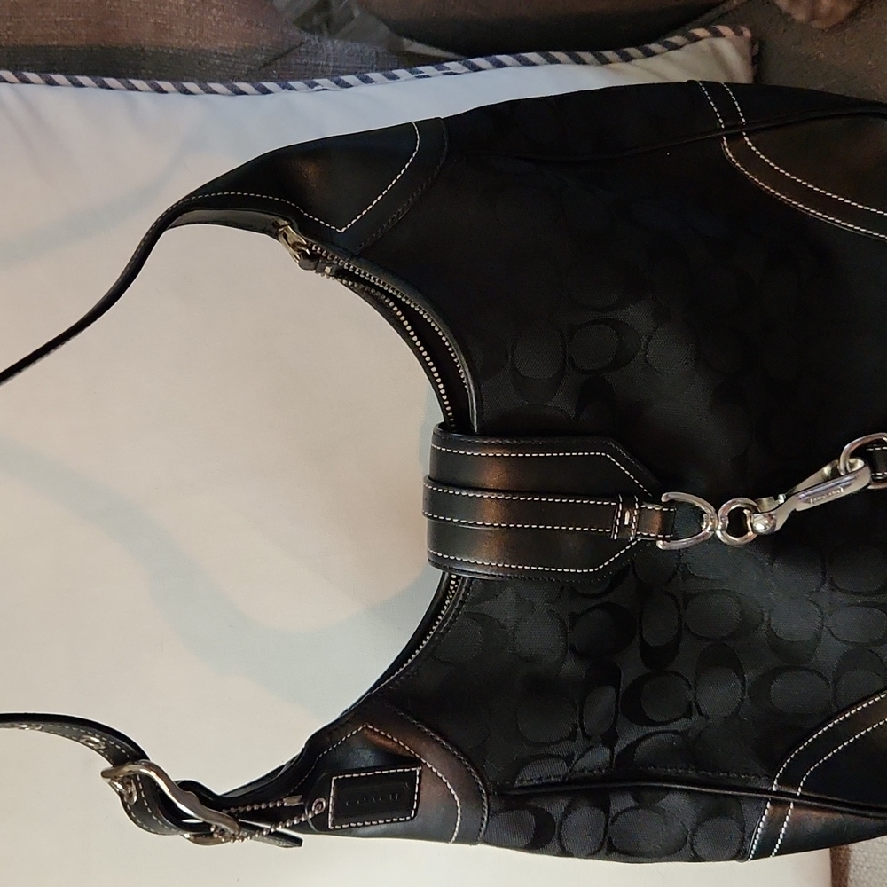 Coach Hamptons Signature Hobo Shoulder bag